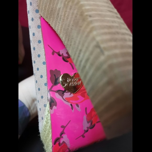 Betsey Johnson polka dot heels - Picture 5 of 5